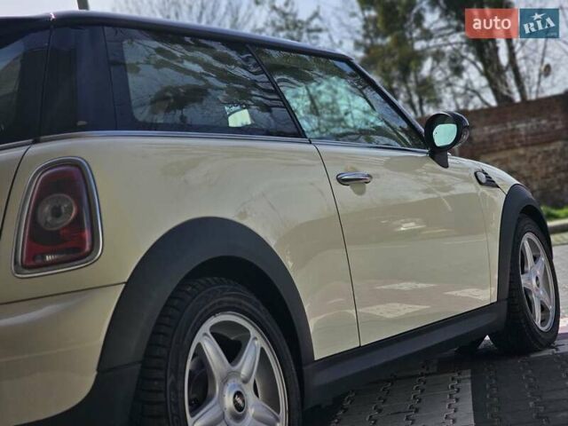 Белый Мини Hatch, объемом двигателя 1.6 л и пробегом 122 тыс. км за 7200 $, фото 13 на Automoto.ua