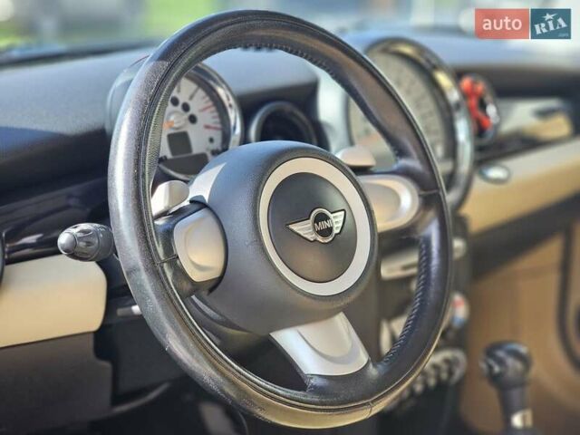 Белый Мини Hatch, объемом двигателя 1.6 л и пробегом 122 тыс. км за 7200 $, фото 23 на Automoto.ua