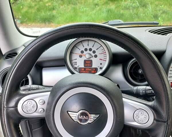 Белый Мини Hatch, объемом двигателя 1.4 л и пробегом 20 тыс. км за 5000 $, фото 5 на Automoto.ua