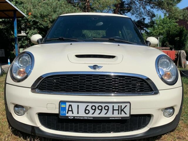 Белый Мини Hatch, объемом двигателя 1.6 л и пробегом 122 тыс. км за 8500 $, фото 3 на Automoto.ua