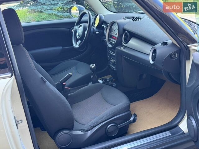 Белый Мини Hatch, объемом двигателя 1.6 л и пробегом 263 тыс. км за 4990 $, фото 33 на Automoto.ua