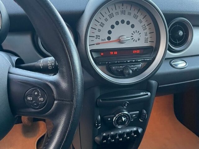 Белый Мини Hatch, объемом двигателя 1.6 л и пробегом 265 тыс. км за 4850 $, фото 23 на Automoto.ua