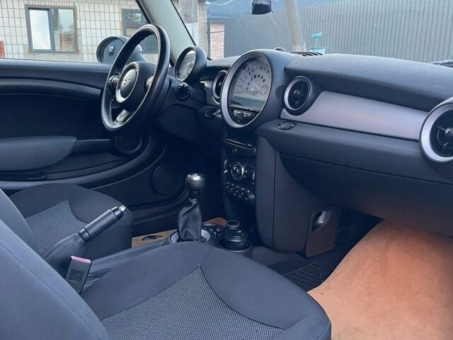 Белый Мини Hatch, объемом двигателя 1.6 л и пробегом 265 тыс. км за 4850 $, фото 36 на Automoto.ua