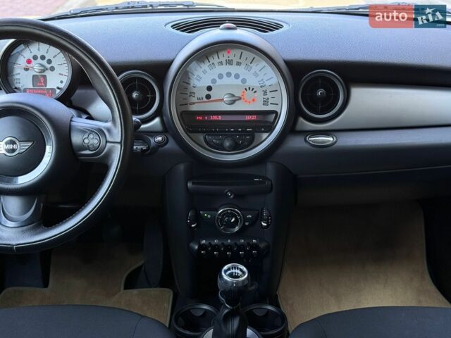 Белый Мини Hatch, объемом двигателя 1.6 л и пробегом 263 тыс. км за 4990 $, фото 22 на Automoto.ua
