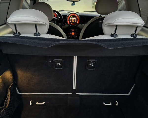 Белый Мини Hatch, объемом двигателя 1.6 л и пробегом 156 тыс. км за 11900 $, фото 10 на Automoto.ua