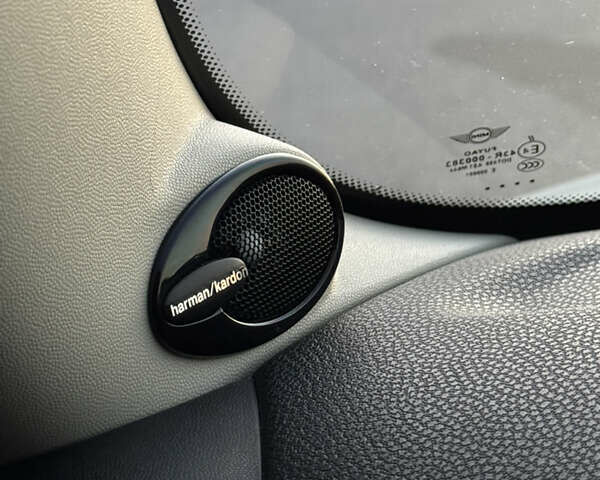 Белый Мини Hatch, объемом двигателя 1.6 л и пробегом 156 тыс. км за 11900 $, фото 14 на Automoto.ua