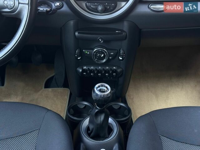 Белый Мини Hatch, объемом двигателя 1.6 л и пробегом 263 тыс. км за 4990 $, фото 26 на Automoto.ua