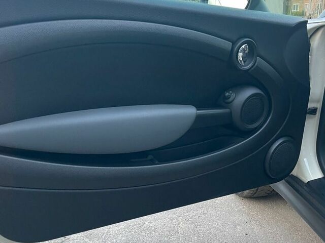 Белый Мини Hatch, объемом двигателя 1.6 л и пробегом 265 тыс. км за 4850 $, фото 21 на Automoto.ua