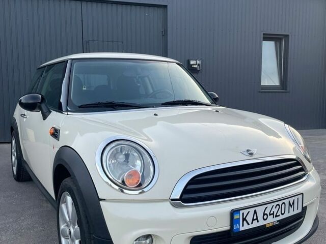 Белый Мини Hatch, объемом двигателя 1.6 л и пробегом 265 тыс. км за 4850 $, фото 9 на Automoto.ua