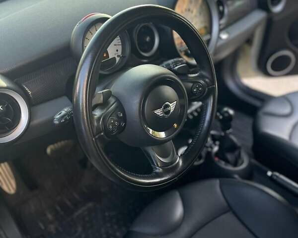 Білий Міні Hatch, об'ємом двигуна 1.6 л та пробігом 178 тис. км за 8700 $, фото 16 на Automoto.ua