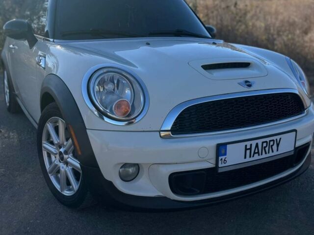 Білий Міні Hatch, об'ємом двигуна 1.6 л та пробігом 178 тис. км за 8700 $, фото 9 на Automoto.ua