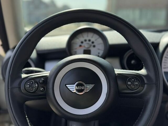 Білий Міні Hatch, об'ємом двигуна 1.6 л та пробігом 176 тис. км за 7300 $, фото 10 на Automoto.ua