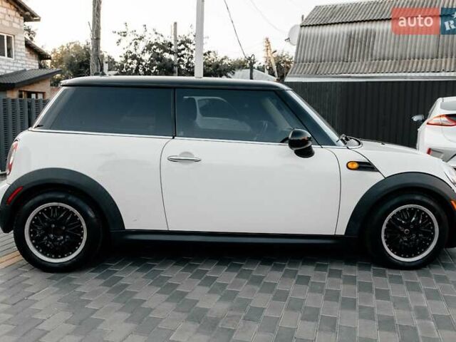 Белый Мини Hatch, объемом двигателя 1.6 л и пробегом 243 тыс. км за 6500 $, фото 4 на Automoto.ua