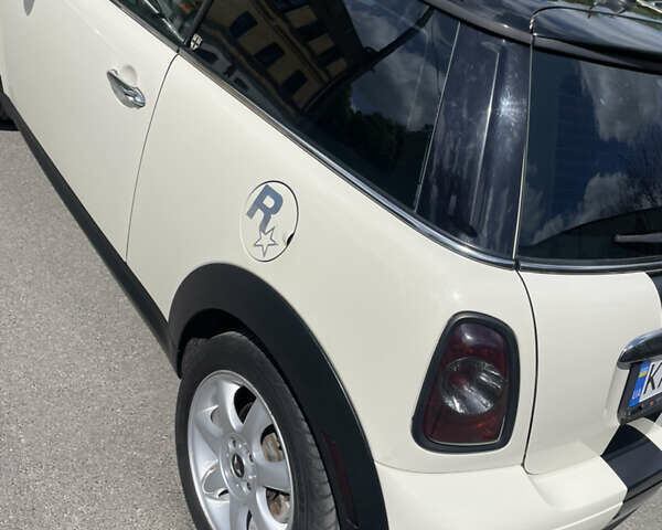 Білий Міні Hatch, об'ємом двигуна 1.6 л та пробігом 109 тис. км за 7600 $, фото 8 на Automoto.ua