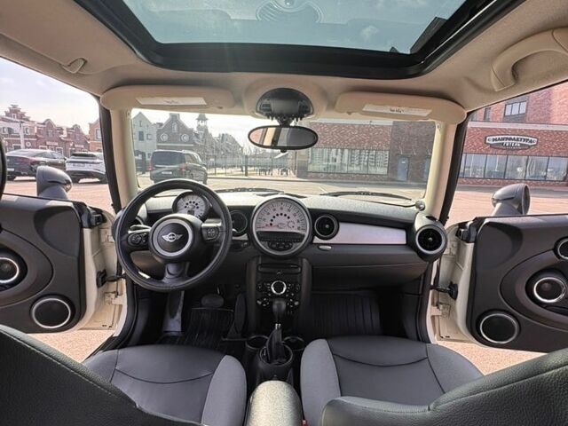 Білий Міні Hatch, об'ємом двигуна 1.6 л та пробігом 176 тис. км за 7300 $, фото 12 на Automoto.ua