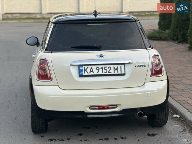 Белый Мини Hatch, объемом двигателя 1.6 л и пробегом 169 тыс. км за 7299 $, фото 7 на Automoto.ua
