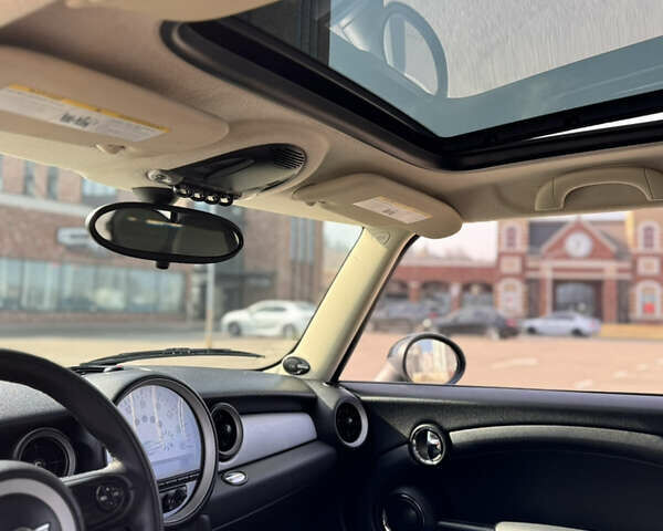 Белый Мини Hatch, объемом двигателя 1.6 л и пробегом 174 тыс. км за 8400 $, фото 16 на Automoto.ua
