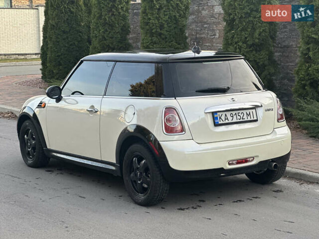 Белый Мини Hatch, объемом двигателя 1.6 л и пробегом 169 тыс. км за 7299 $, фото 4 на Automoto.ua