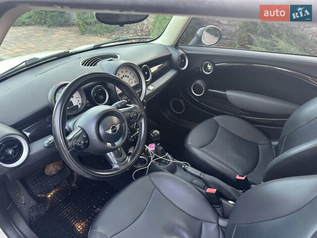 Белый Мини Hatch, объемом двигателя 1.6 л и пробегом 169 тыс. км за 7299 $, фото 13 на Automoto.ua