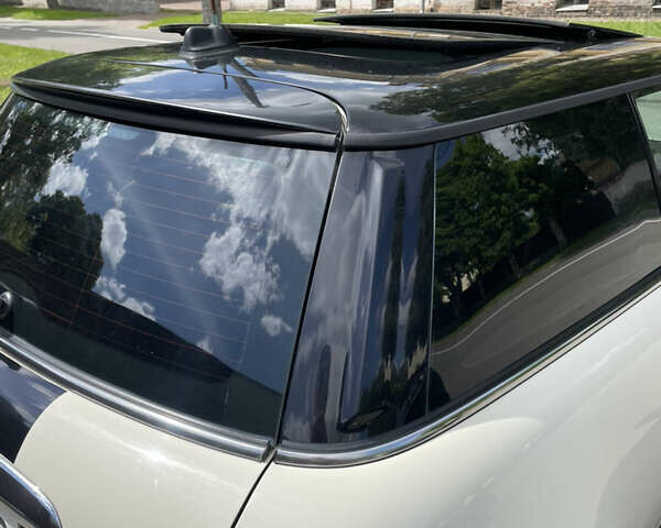 Білий Міні Hatch, об'ємом двигуна 1.6 л та пробігом 109 тис. км за 7600 $, фото 12 на Automoto.ua