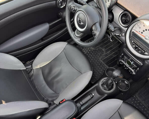 Белый Мини Hatch, объемом двигателя 1.6 л и пробегом 174 тыс. км за 8400 $, фото 20 на Automoto.ua