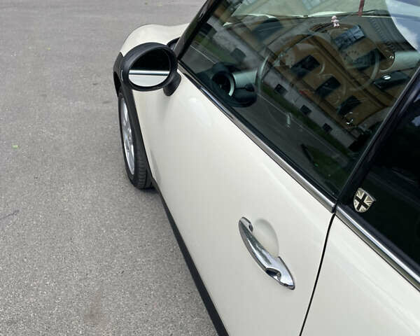 Білий Міні Hatch, об'ємом двигуна 1.6 л та пробігом 109 тис. км за 7600 $, фото 5 на Automoto.ua