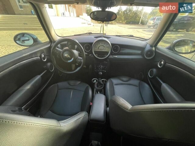 Белый Мини Hatch, объемом двигателя 1.6 л и пробегом 178 тыс. км за 8700 $, фото 22 на Automoto.ua