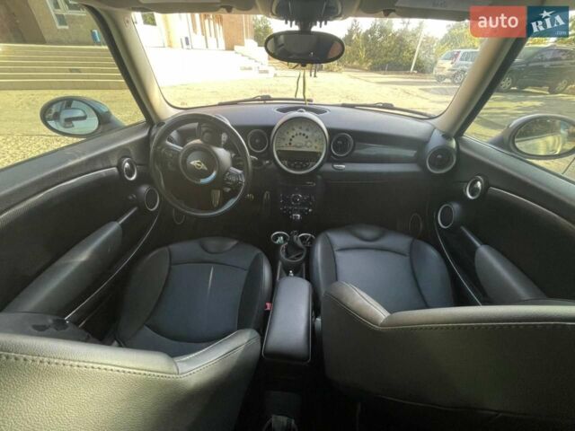 Білий Міні Hatch, об'ємом двигуна 1.6 л та пробігом 178 тис. км за 8700 $, фото 22 на Automoto.ua