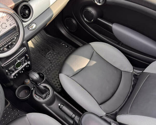 Белый Мини Hatch, объемом двигателя 1.6 л и пробегом 174 тыс. км за 8400 $, фото 21 на Automoto.ua