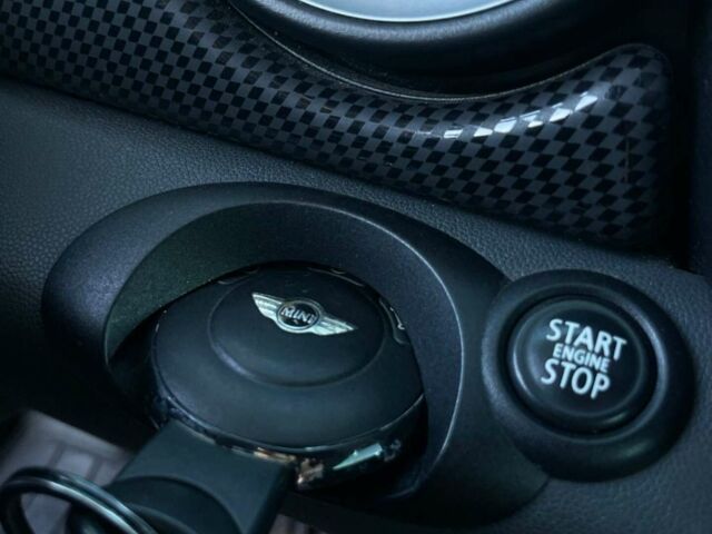 Білий Міні Hatch, об'ємом двигуна 1.6 л та пробігом 178 тис. км за 8700 $, фото 8 на Automoto.ua