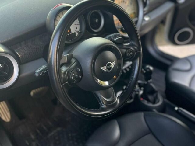 Білий Міні Hatch, об'ємом двигуна 1.6 л та пробігом 178 тис. км за 8700 $, фото 25 на Automoto.ua