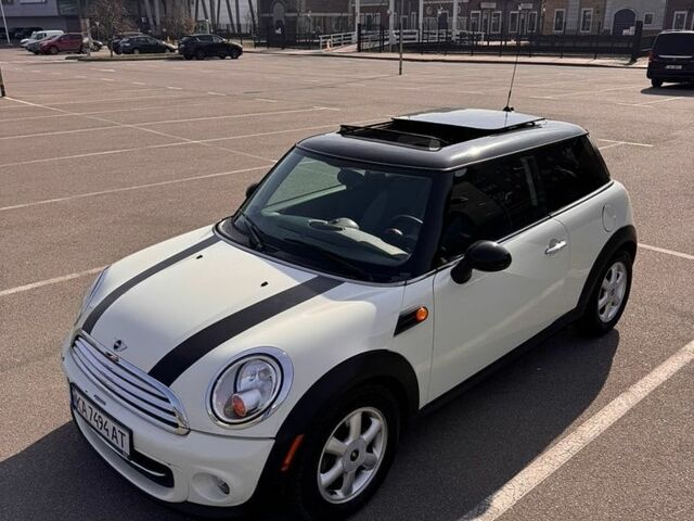 Білий Міні Hatch, об'ємом двигуна 1.6 л та пробігом 176 тис. км за 7300 $, фото 1 на Automoto.ua