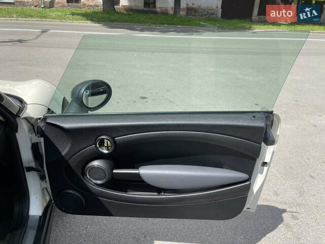 Білий Міні Hatch, об'ємом двигуна 1.6 л та пробігом 109 тис. км за 7600 $, фото 16 на Automoto.ua