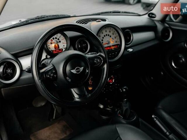 Белый Мини Hatch, объемом двигателя 1.6 л и пробегом 243 тыс. км за 6500 $, фото 18 на Automoto.ua