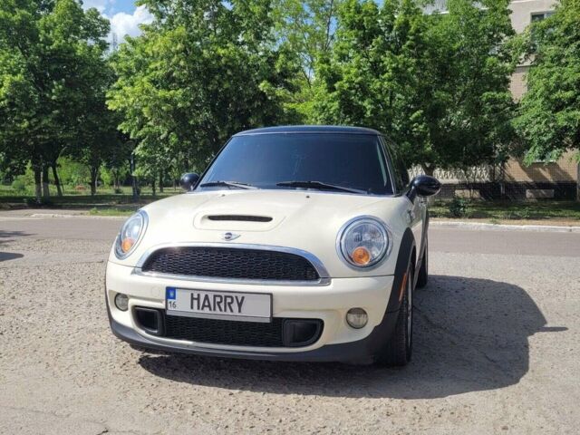 Білий Міні Hatch, об'ємом двигуна 1.6 л та пробігом 178 тис. км за 8700 $, фото 1 на Automoto.ua