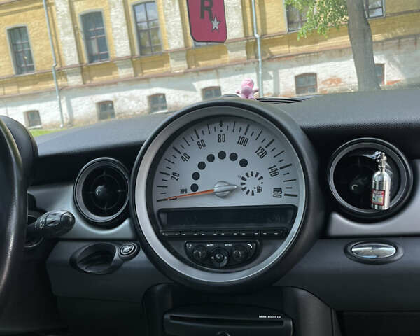 Білий Міні Hatch, об'ємом двигуна 1.6 л та пробігом 109 тис. км за 7600 $, фото 22 на Automoto.ua