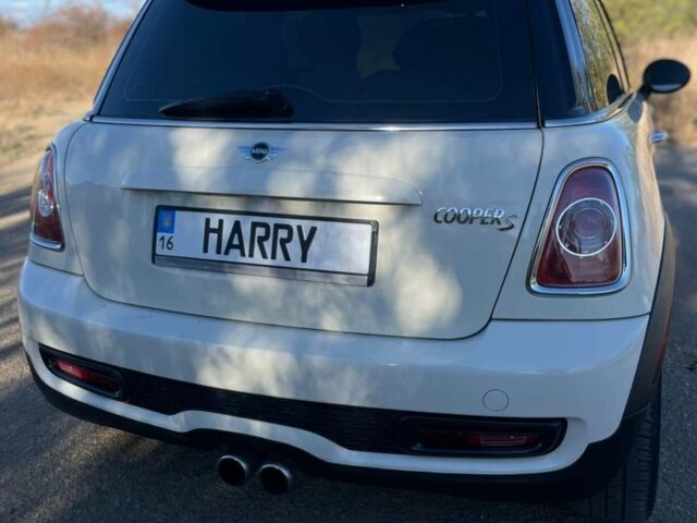Білий Міні Hatch, об'ємом двигуна 1.6 л та пробігом 178 тис. км за 8700 $, фото 3 на Automoto.ua