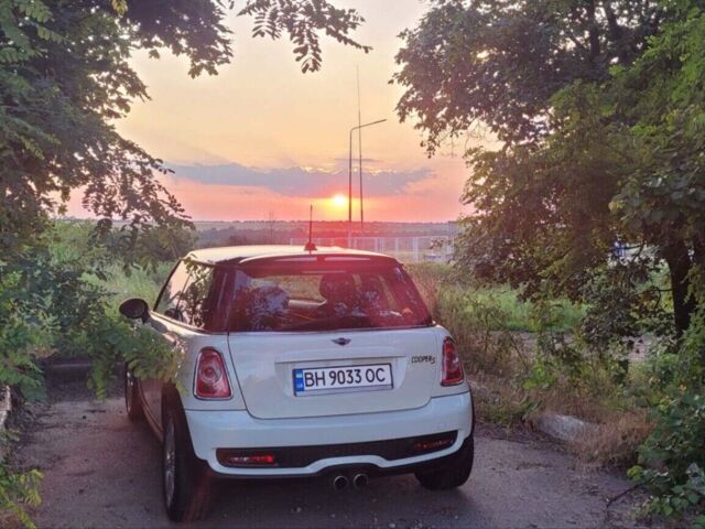 Білий Міні Hatch, об'ємом двигуна 1.6 л та пробігом 178 тис. км за 8700 $, фото 26 на Automoto.ua