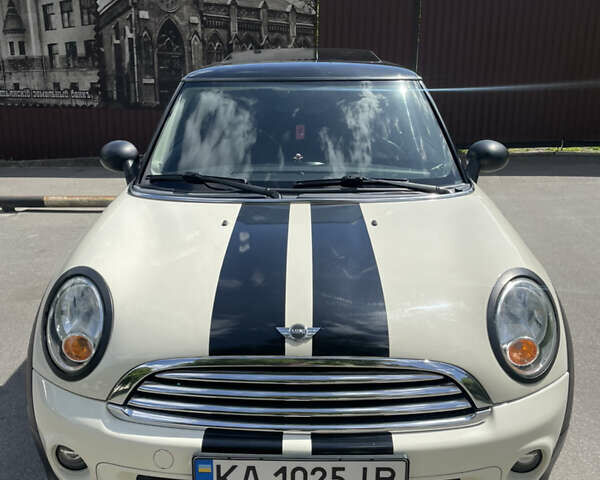 Білий Міні Hatch, об'ємом двигуна 1.6 л та пробігом 109 тис. км за 7600 $, фото 1 на Automoto.ua