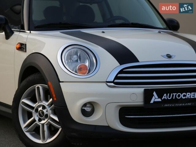 Білий Міні Hatch, об'ємом двигуна 1.6 л та пробігом 137 тис. км за 7999 $, фото 3 на Automoto.ua