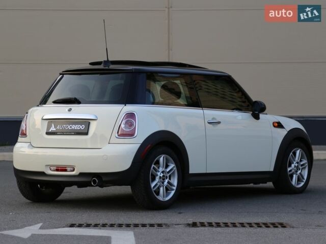Білий Міні Hatch, об'ємом двигуна 1.6 л та пробігом 137 тис. км за 7999 $, фото 6 на Automoto.ua
