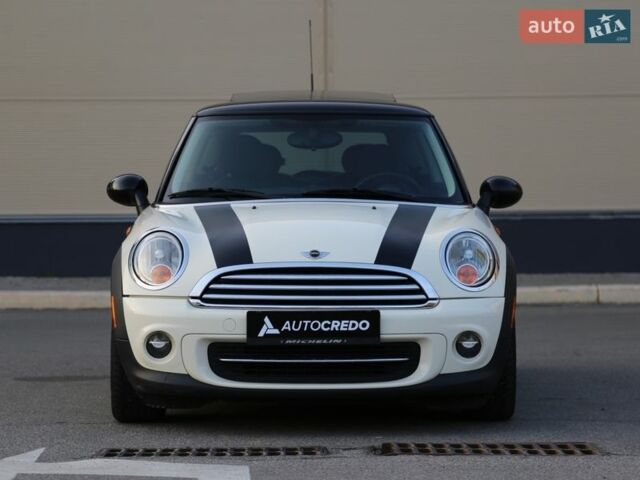 Білий Міні Hatch, об'ємом двигуна 1.6 л та пробігом 137 тис. км за 7999 $, фото 1 на Automoto.ua