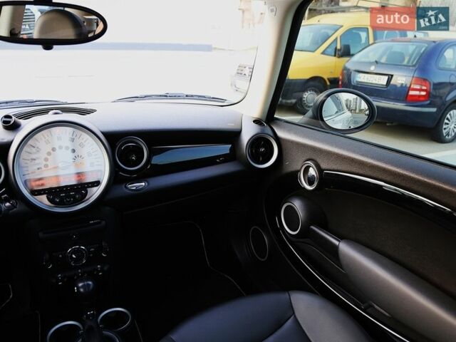 Білий Міні Hatch, об'ємом двигуна 1.6 л та пробігом 137 тис. км за 7999 $, фото 15 на Automoto.ua