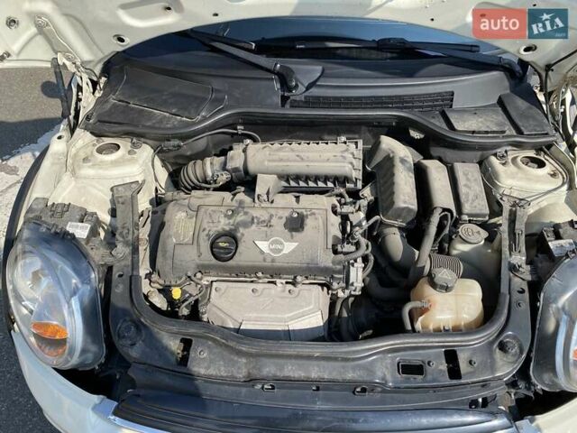 Белый Мини Hatch, объемом двигателя 1.6 л и пробегом 153 тыс. км за 8900 $, фото 15 на Automoto.ua