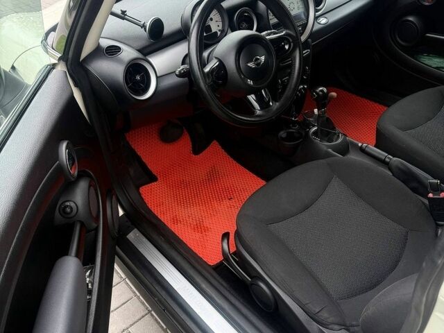 Белый Мини Hatch, объемом двигателя 1.6 л и пробегом 136 тыс. км за 7999 $, фото 9 на Automoto.ua