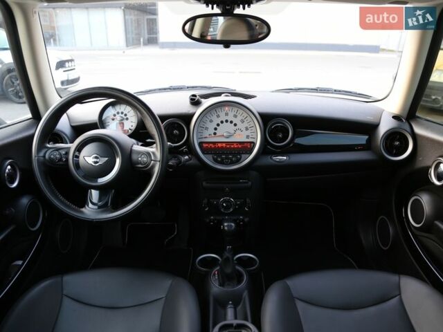 Білий Міні Hatch, об'ємом двигуна 1.6 л та пробігом 137 тис. км за 7999 $, фото 14 на Automoto.ua