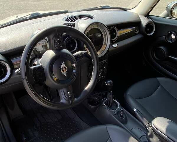Белый Мини Hatch, объемом двигателя 1.6 л и пробегом 153 тыс. км за 8900 $, фото 11 на Automoto.ua