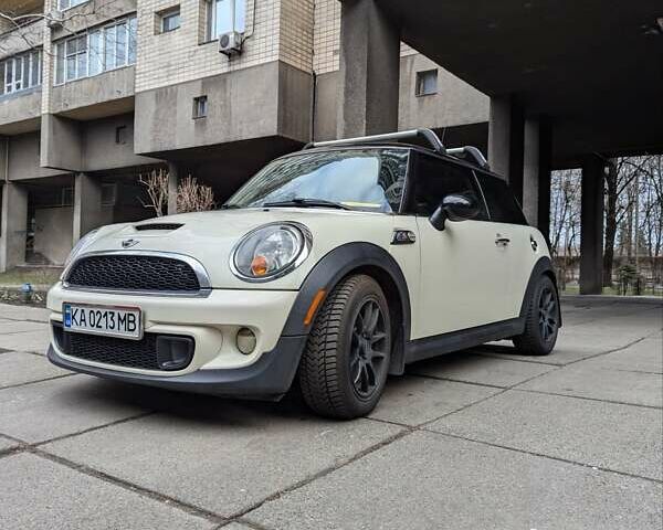 Белый Мини Hatch, объемом двигателя 1.6 л и пробегом 240 тыс. км за 8900 $, фото 9 на Automoto.ua
