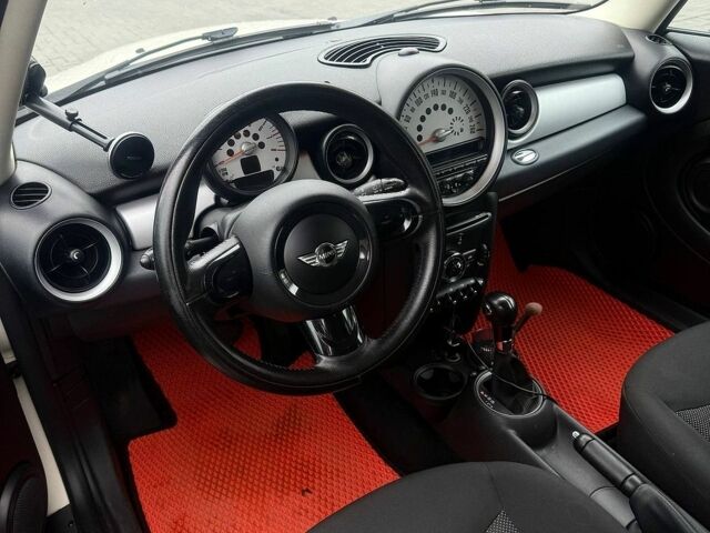 Белый Мини Hatch, объемом двигателя 1.6 л и пробегом 136 тыс. км за 7999 $, фото 7 на Automoto.ua