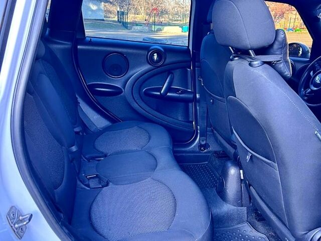 Белый Мини Hatch, объемом двигателя 2 л и пробегом 170 тыс. км за 10300 $, фото 5 на Automoto.ua